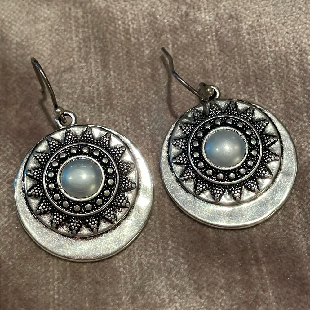 Lucky Brand Silver Southwestern Sun Earrings - Picture 8 of 8